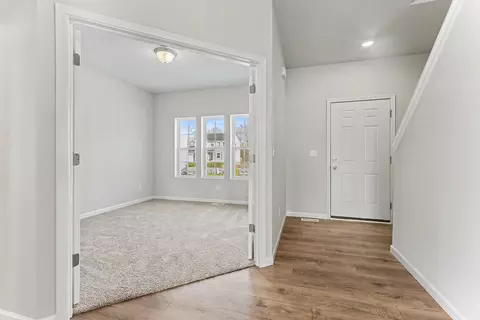 24 Karner Blue Ct, Chesterton, IN 46304 photo 2
