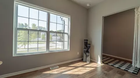 8777 Burr Ridge Cir, Crown Point, IN 46307 photo 17
