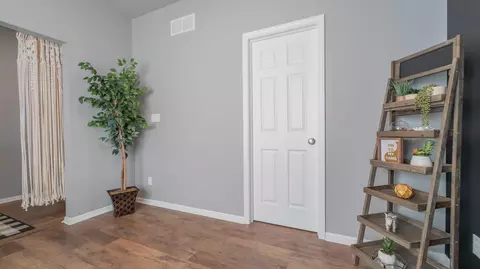 8777 Burr Ridge Cir, Crown Point, IN 46307 photo 15