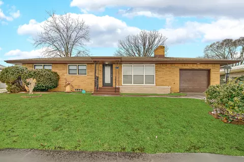 1310 Orchard Dr, Merrillville, IN 46410
