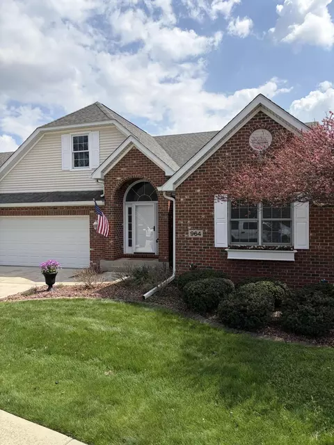 964 Ryan Ct, Crown Point, IN 46307