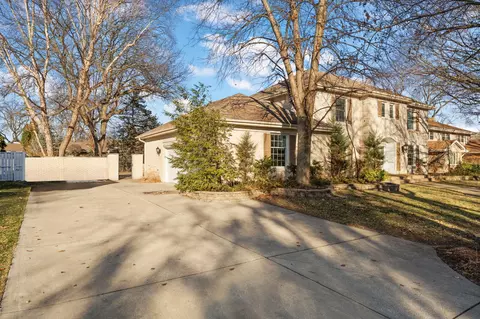 Exterior - 1841 Lambert Ln, Munster, IN 46321 photo 6 of 11