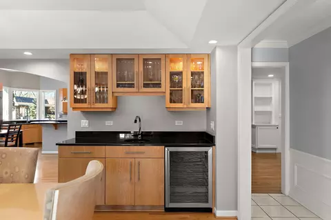 Kitchen - 1841 Lambert Ln, Munster, IN 46321 photo 17 of 18