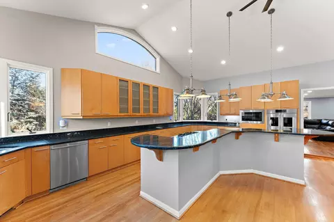 Kitchen - 1841 Lambert Ln, Munster, IN 46321 photo 11 of 18