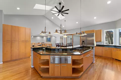 Kitchen - 1841 Lambert Ln, Munster, IN 46321 photo 6 of 18