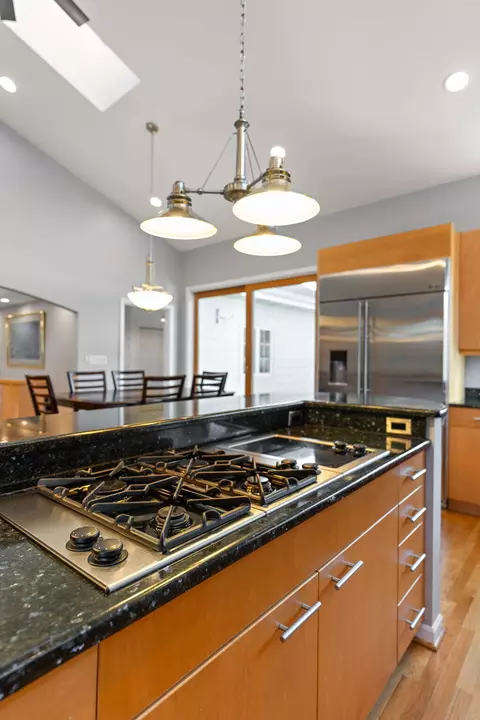 Kitchen - 1841 Lambert Ln, Munster, IN 46321 photo 15 of 18