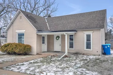 105 E Bates St, Hebron, IN 46341 photo 3