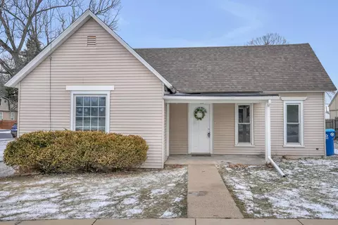 105 E Bates St, Hebron, IN 46341 photo 1