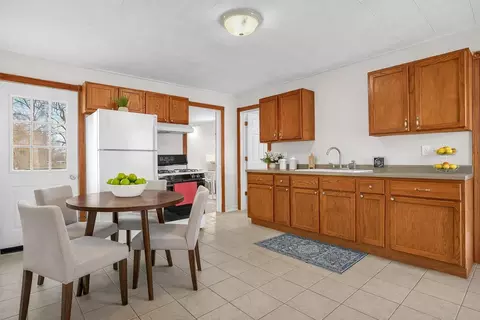 105 E Bates St, Hebron, IN 46341 photo 6