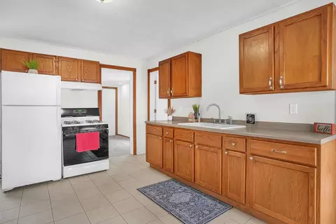 105 E Bates St, Hebron, IN 46341 photo 7