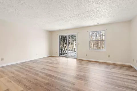 Living - 200 Summertree Dr, Porter, IN 46304 photo 1 of 4
