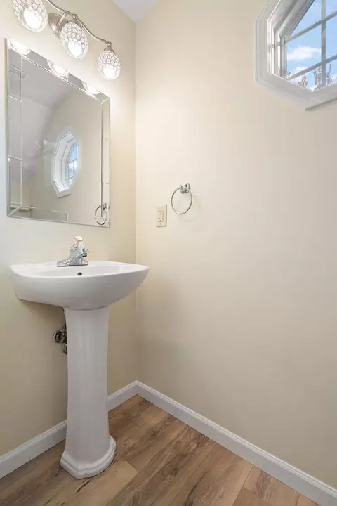 Bath - 200 Summertree Dr, Porter, IN 46304 photo 1 of 3