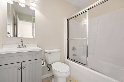 Bath - 200 Summertree Dr, Porter, IN 46304 photo 3 of 3