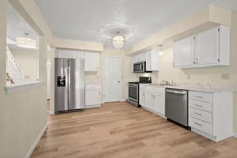 Kitchen - 200 Summertree Dr, Porter, IN 46304 photo 1 of 2