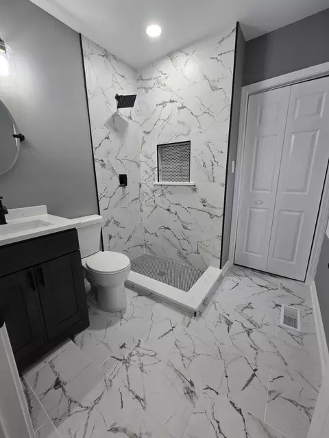 Bath - 2100 W 2nd Ave, Gary, IN 46404 photo 2 of 4