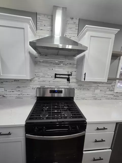 Kitchen - 2100 W 2nd Ave, Gary, IN 46404 photo 3 of 3