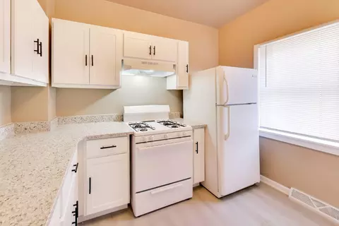 Kitchen - 329 Pierce St, Gary, IN 46402 photo 2 of 3