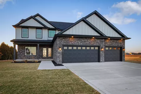 10138 Sentry Dr, Saint John, IN 46373