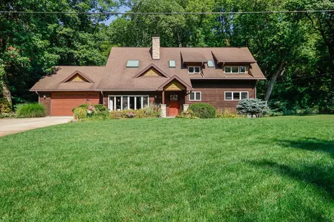 66 Ski Hill Rd, Ogden Dunes, IN 46368