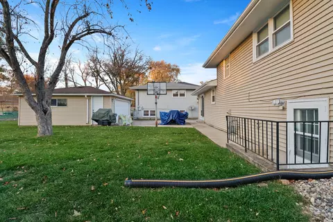 Exterior - 8036 Beech Ave, Munster, IN 46321 photo 6 of 7