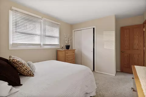 Bedroom - 8036 Beech Ave, Munster, IN 46321 photo 4 of 4