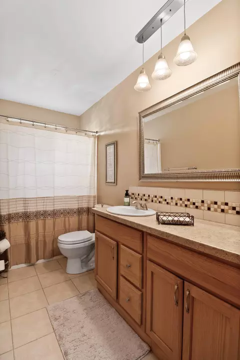 Bath - 8036 Beech Ave, Munster, IN 46321 photo 1 of 2