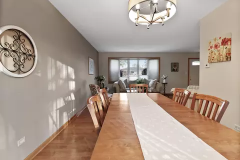 Dining - 8036 Beech Ave, Munster, IN 46321 photo 2 of 3