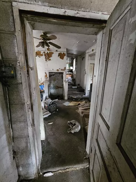 Entry Way - 1695 W 10th Ave, Gary, IN 46404 photo 1 of 4