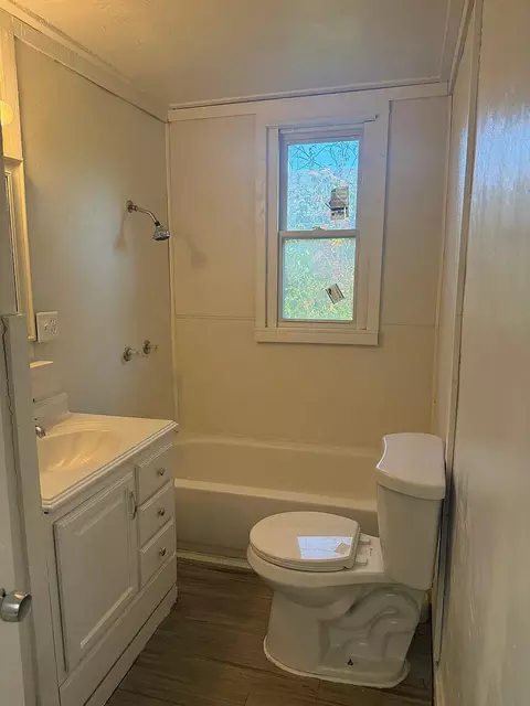 Bath - 4633 W 11th Ave, Gary, IN 46406 photo 1 of 1
