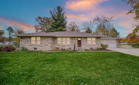 204 N Main St, Kouts, IN 46347