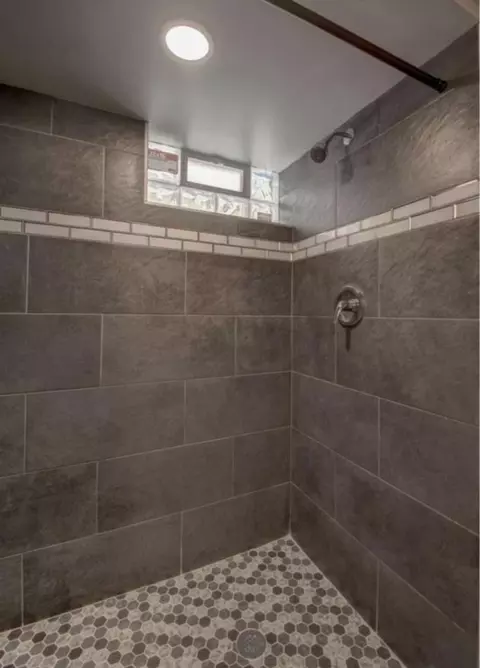 Bath - 6568 Miller Ave, Gary, IN 46403 photo 2 of 3