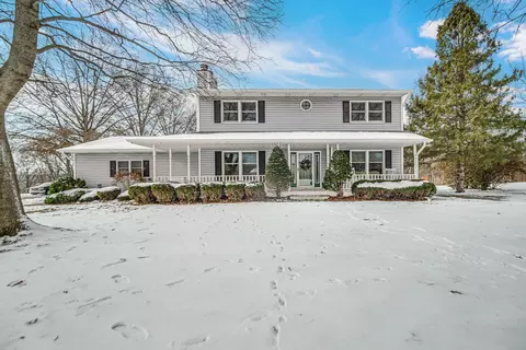 130 Wheatridge Rd, Valparaiso, IN 46385
