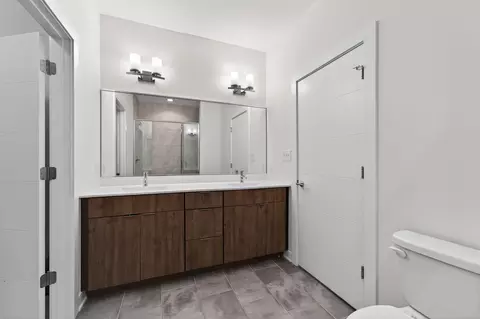 Bath - 347 Sawgrass Dr, Crown Point, IN 46307 photo 2 of 4