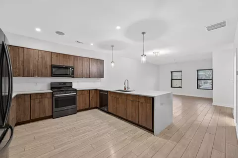 Kitchen - 347 Sawgrass Dr, Crown Point, IN 46307 photo 1 of 5