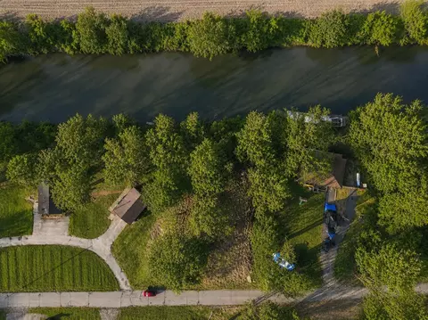 5462 Marine Dr, Portage, IN 46368
