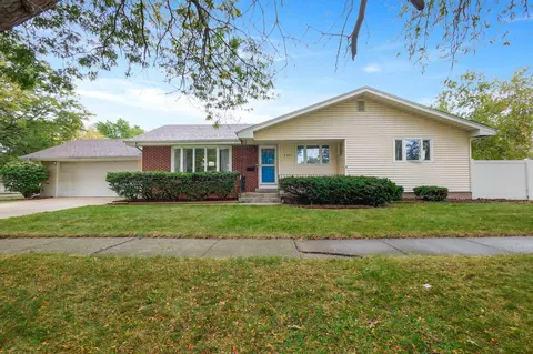 9307 Grace St, Highland, IN 46322