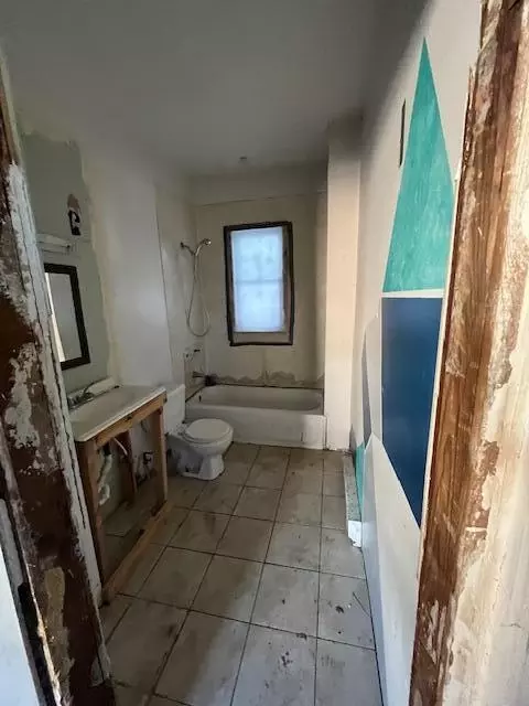 Bath - 1576 W Taft St, Gary, IN 46404 photo 1 of 1