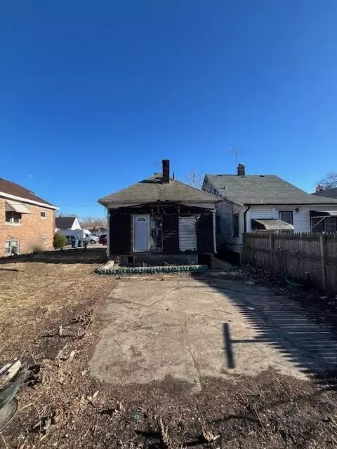 Exterior - 1576 W Taft St, Gary, IN 46404 photo 1 of 1