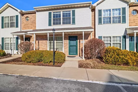 1838 Golden Oak Ct, Crown Point, IN 46307