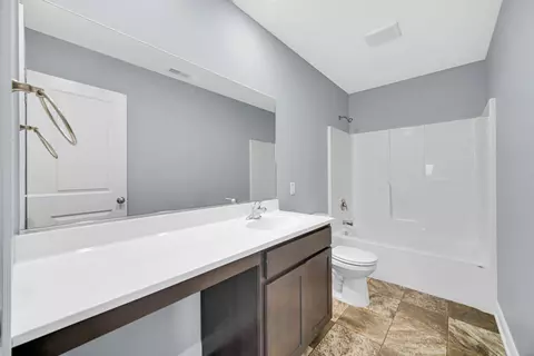 Bath - 7428 E 120th Ave, Crown Point, IN 46307 photo 3 of 4