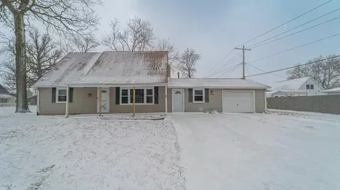 726 Fremont Rd, Valparaiso, IN 46385