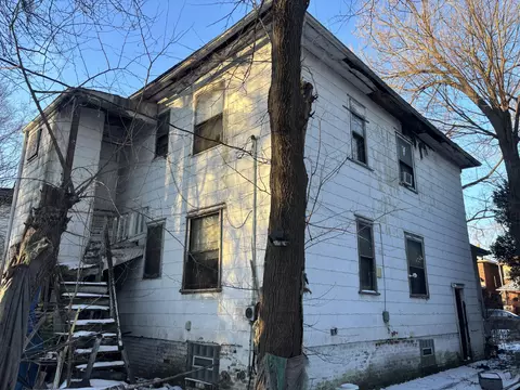 563 Pennsylvania St, Gary, IN 46402 photo 3