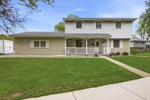 741 Pettibone St, Crown Point, IN 46307