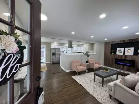 Entry Way - 1608 Tulip Ln, Munster, IN 46321 photo 1 of 1