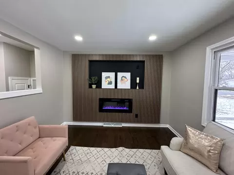 Living - 1608 Tulip Ln, Munster, IN 46321 photo 2 of 4