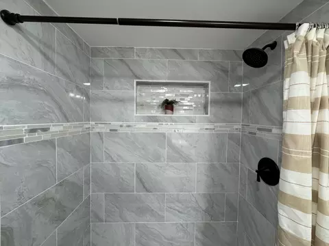 Bath - 1608 Tulip Ln, Munster, IN 46321 photo 6 of 6