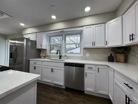 Kitchen - 1608 Tulip Ln, Munster, IN 46321 photo 3 of 4
