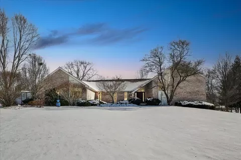 1755 Clifty Creek Ct, Valparaiso, IN 46385