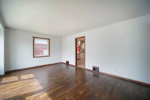 Living - 7230 Mclaughlin Ave, Hammond, IN 46324 photo 1 of 2