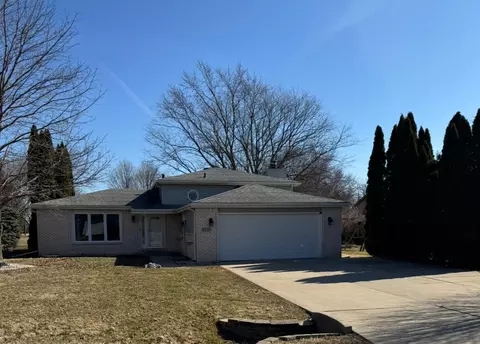 3229 Rustic Ln, Crown Point, IN 46307